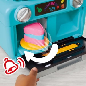 Play-Doh Super Slice Cake Playset with 11 Tubs & Accessories