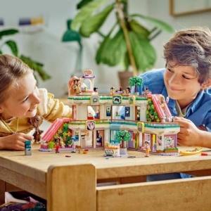 LEGO Friends Heartlake City Shopping Mall Toy Shop Set 42604