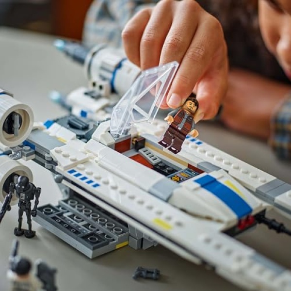 LEGO Star Wars: Andor Rebel U-Wing Starfighter Set 75399 - Image 3