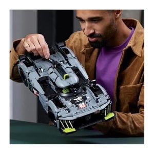 LEGO Technic PEUGEOT 9X8 24H Le Mans Hybrid Hypercar 42156
