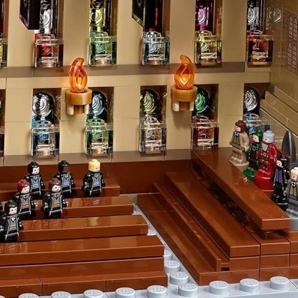 LEGO Harry Potter Hogwarts Castle Toy 71043 - Image 2
